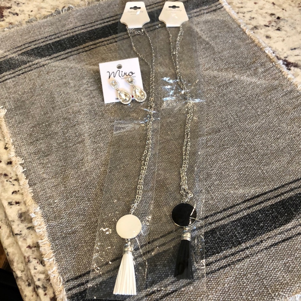 Necklace & earrings